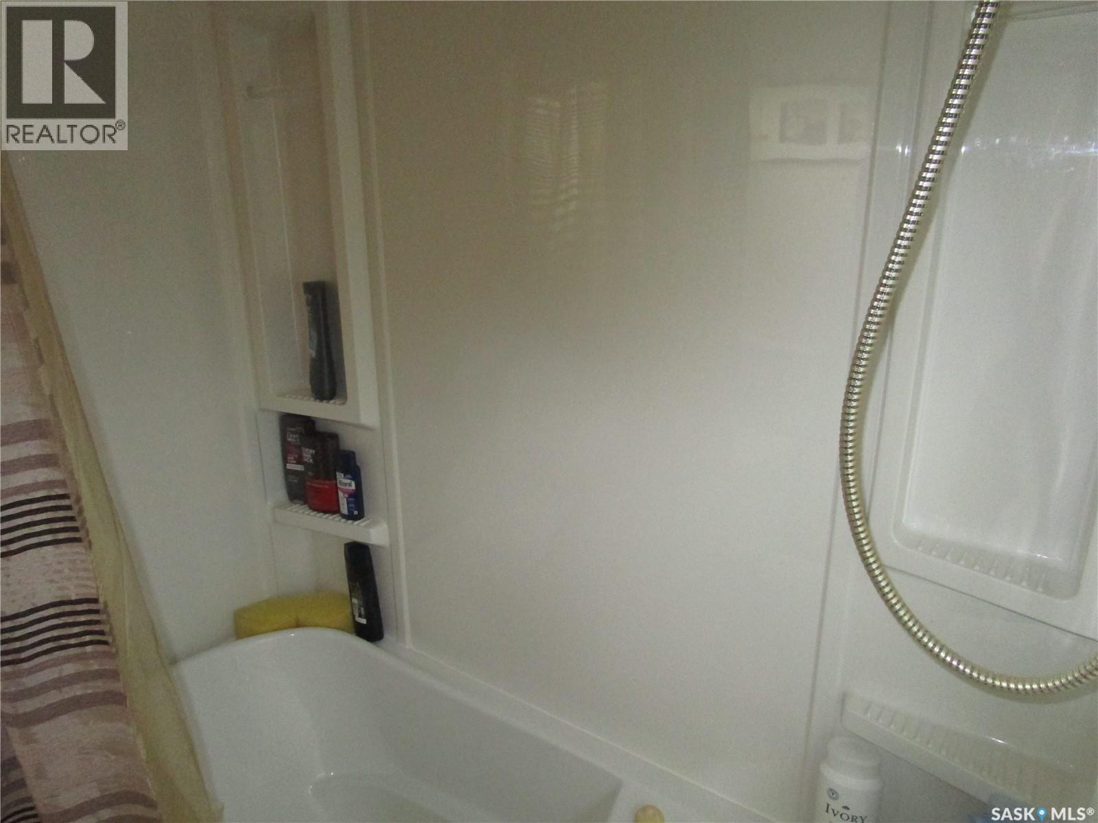 100 Bell Road, Assiniboia, Saskatchewan  S0H 0B0 - Photo 9 - SK017013