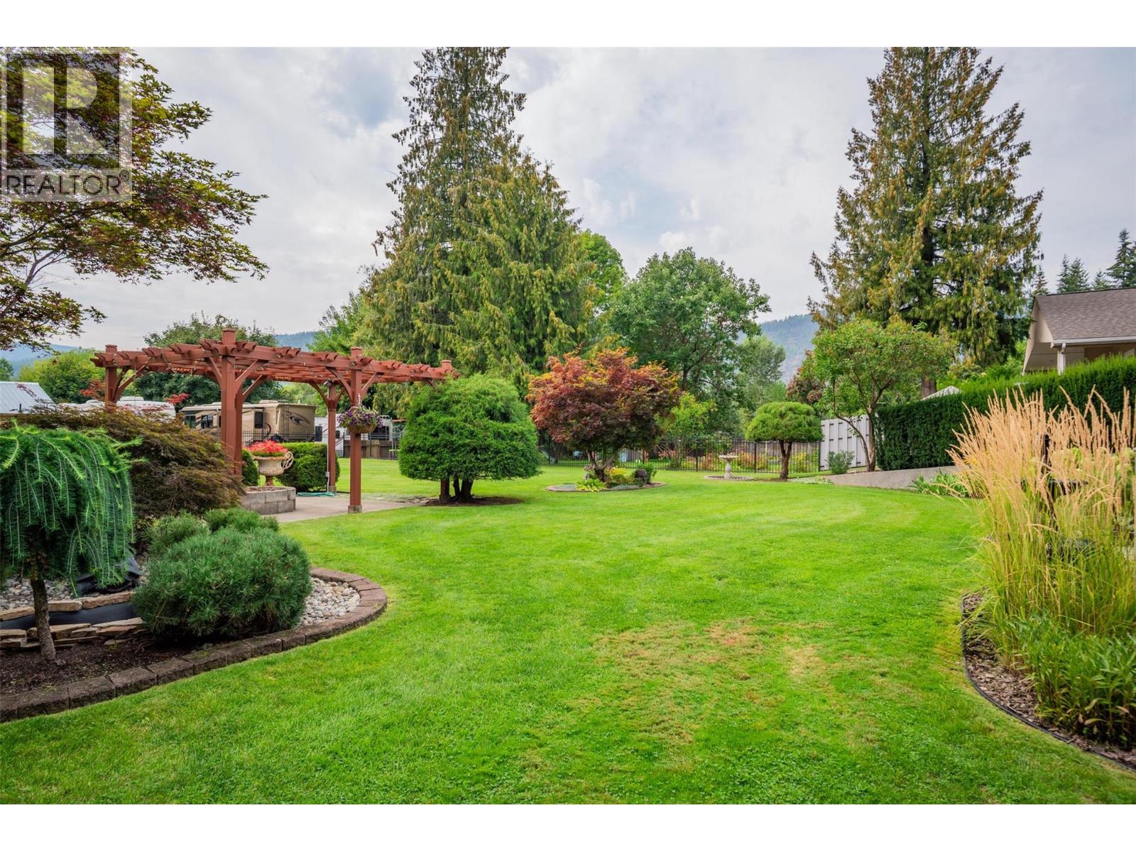 25 Wilson Road, Christina Lake, British Columbia  V0H 1E0 - Photo 44 - 10361131