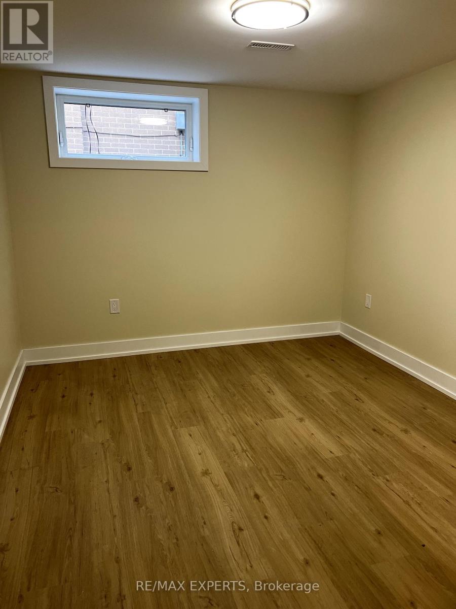 Lower Level - 3131 Lenester Drive, Mississauga, Ontario  L5C 2B7 - Photo 6 - W12371161