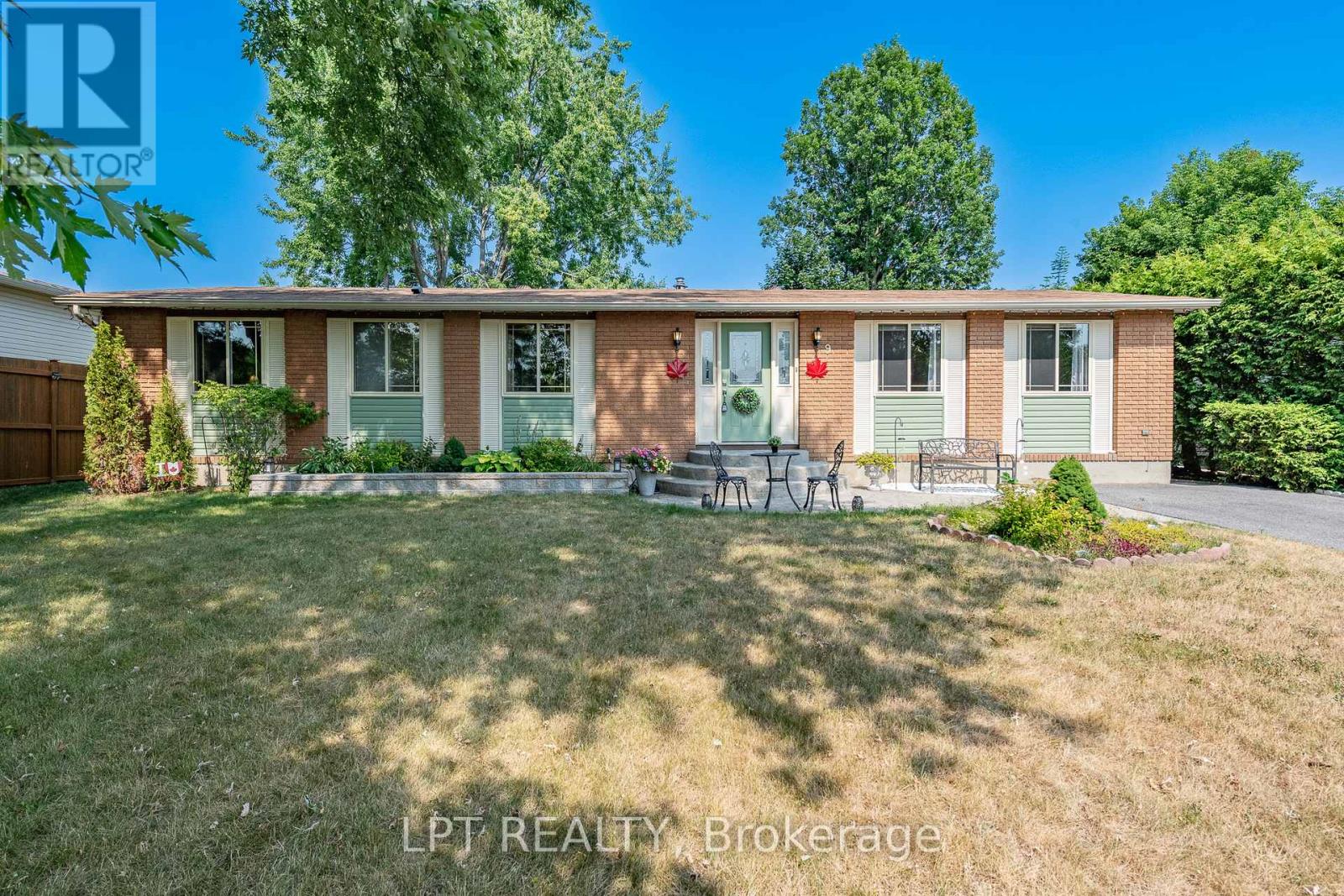 9 DALLAIRE CRESCENT, ottawa, Ontario