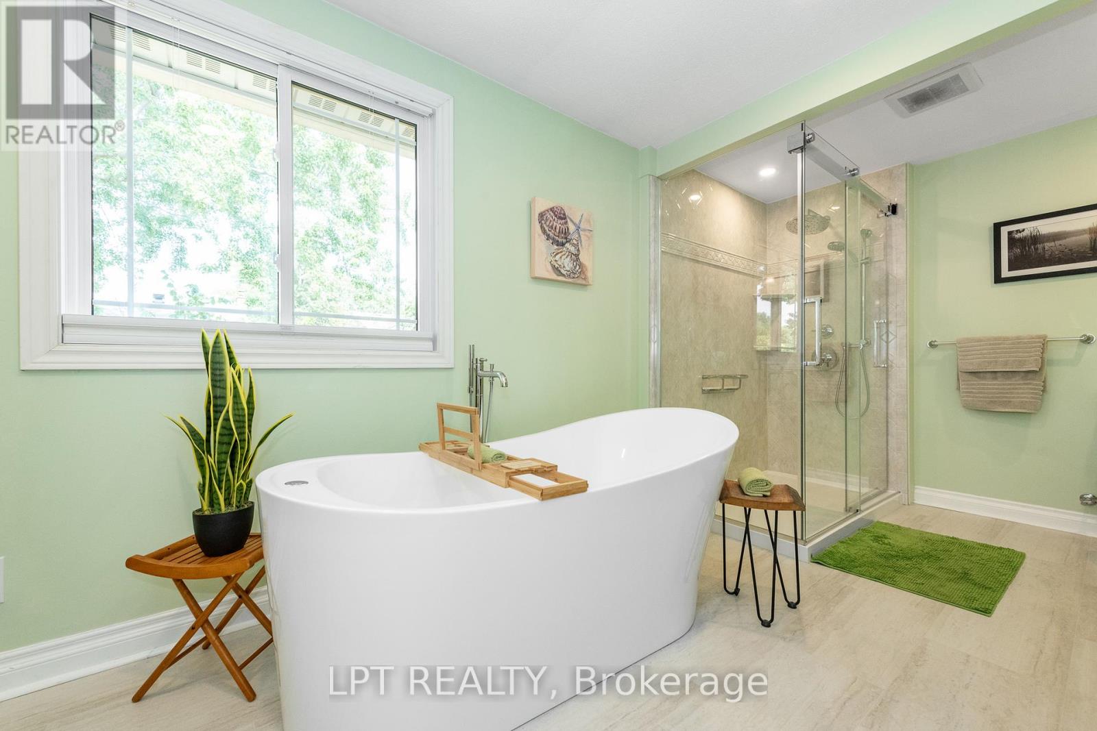 9 Dallaire Crescent, Ottawa, Ontario  K0A 2Z0 - Photo 18 - X12371229