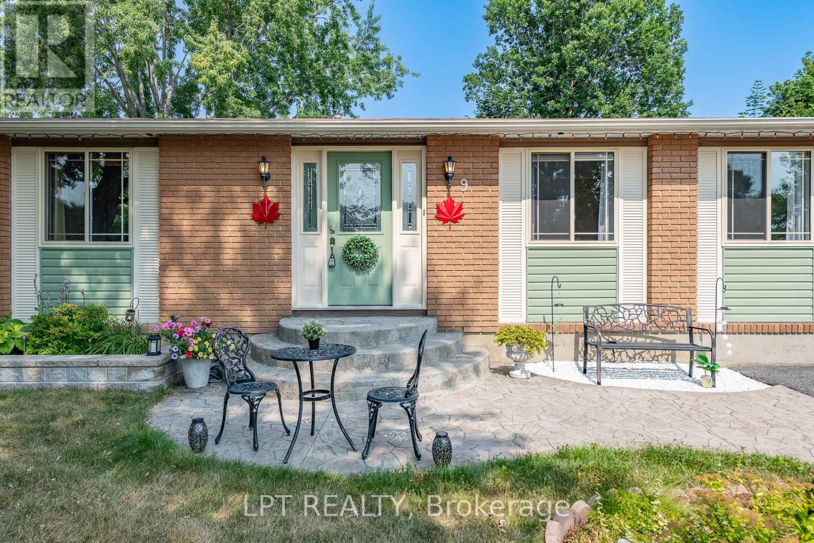 9 Dallaire Crescent, Ottawa, Ontario  K0A 2Z0 - Photo 2 - X12371229