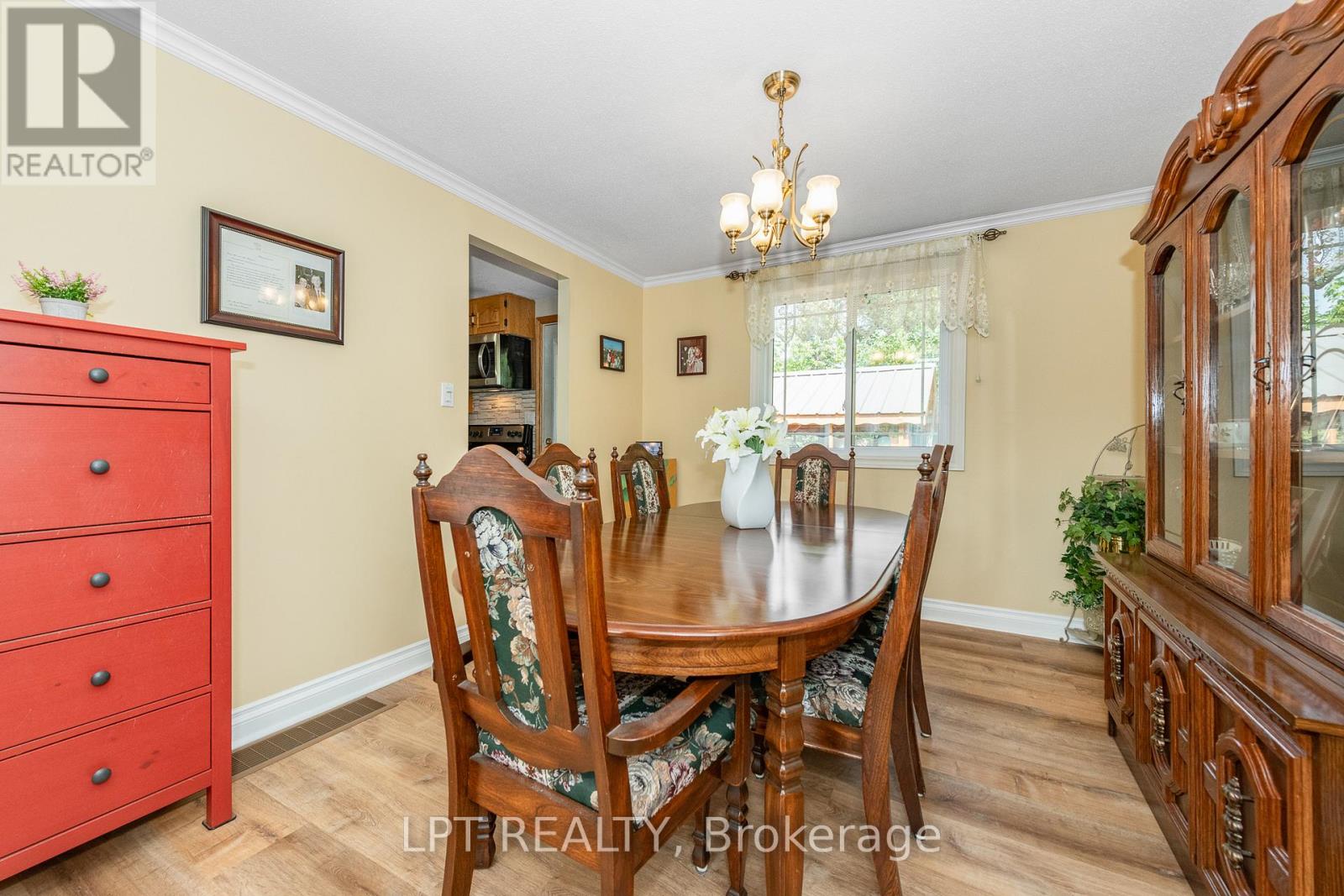 9 Dallaire Crescent, Ottawa, Ontario  K0A 2Z0 - Photo 7 - X12371229