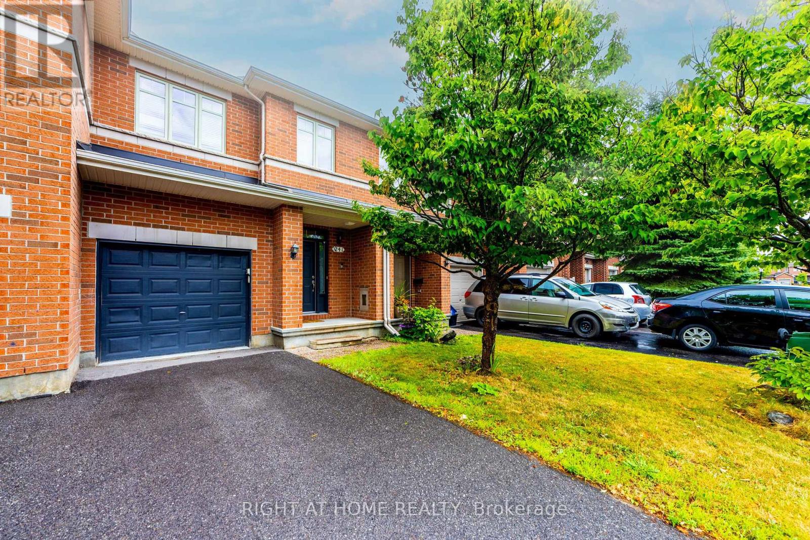241 Badgeley Avenue, Ottawa, Ontario  K2T 0A7 - Photo 2 - X12371231