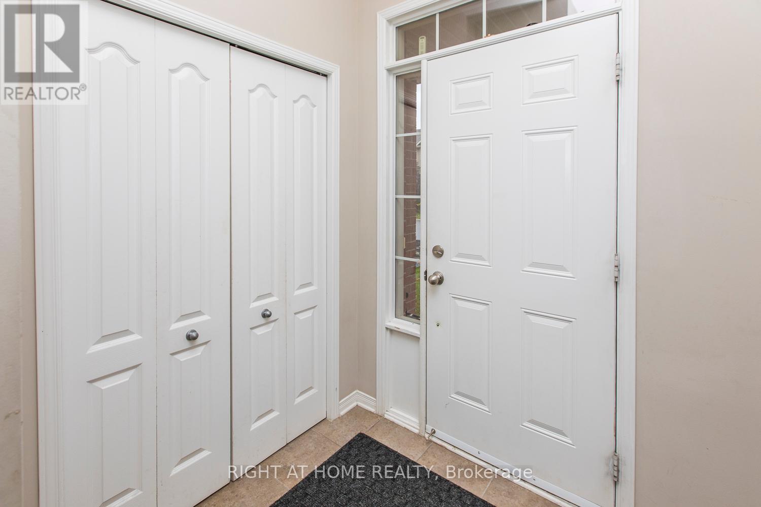 241 Badgeley Avenue, Ottawa, Ontario  K2T 0A7 - Photo 3 - X12371231