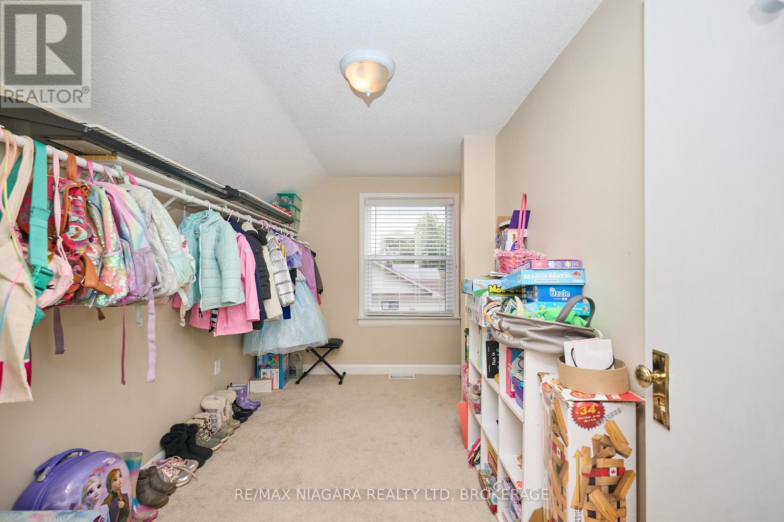 5667 Montrose Road, Niagara Falls, Ontario  L2H 1K9 - Photo 17 - X12371226