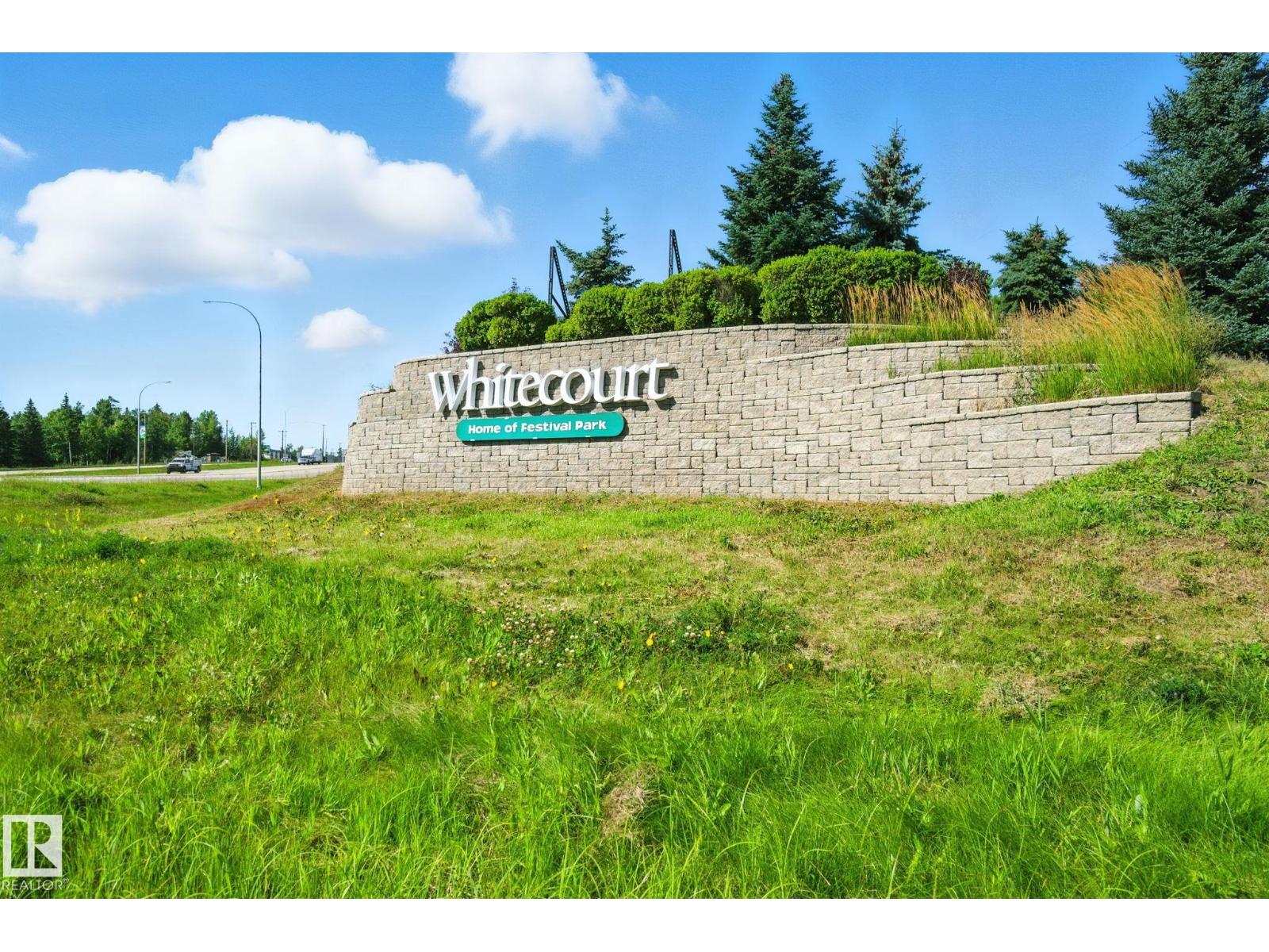 3919 35 St, Whitecourt, Alberta  T7S 0A2 - Photo 2 - E4455360