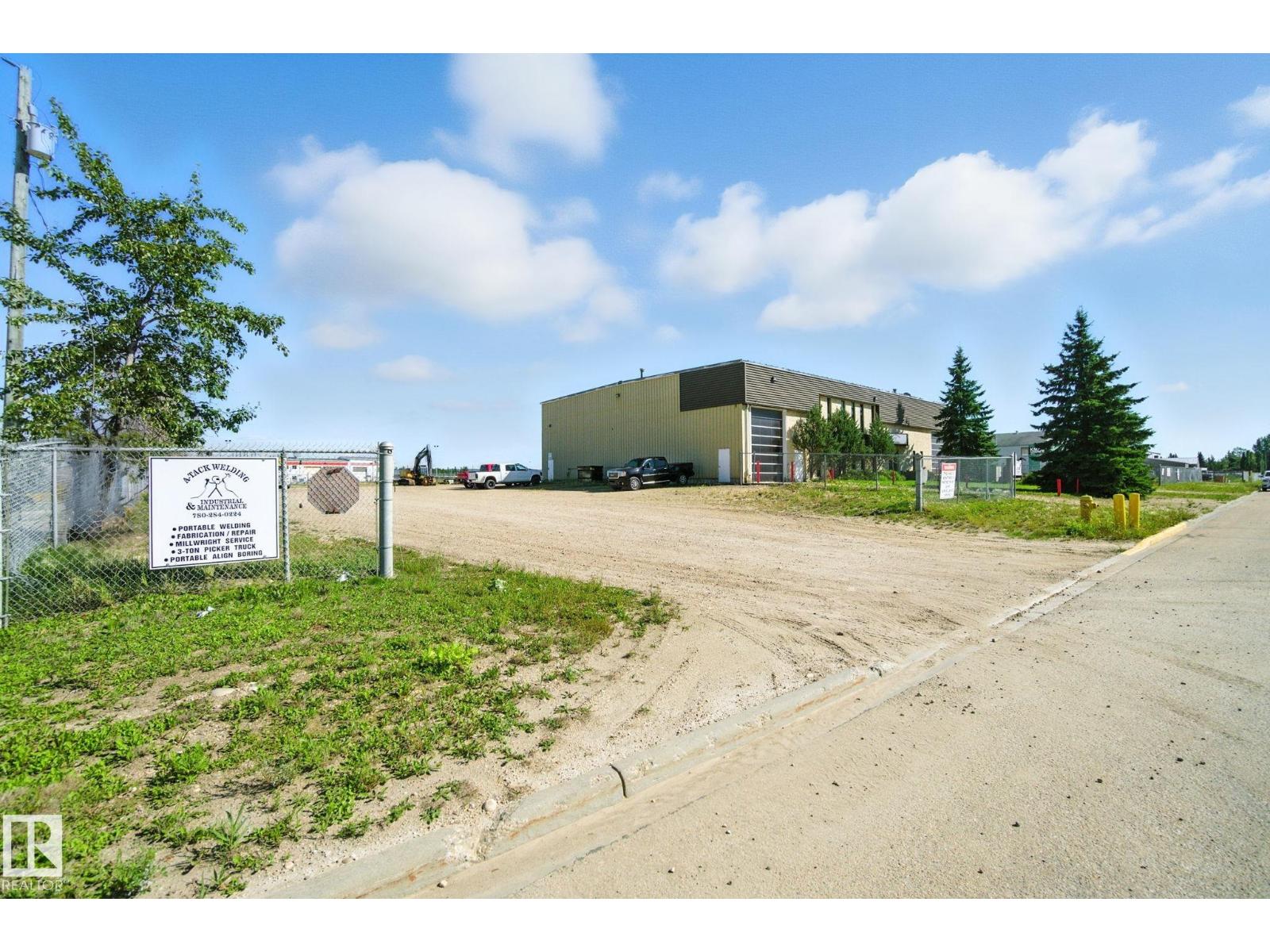 3919 35 St, Whitecourt, Alberta  T7S 0A2 - Photo 3 - E4455360