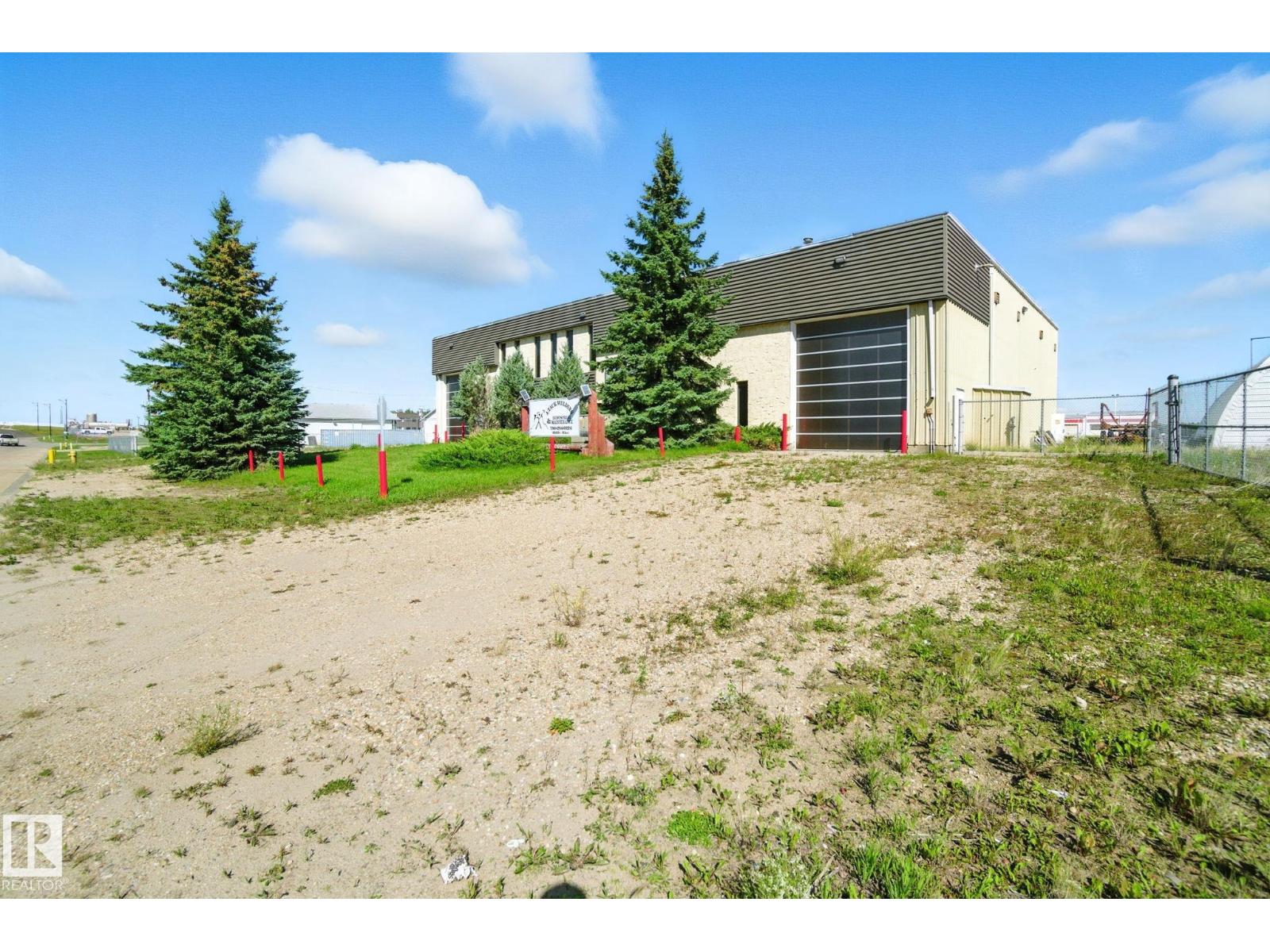 3919 35 St, Whitecourt, Alberta  T7S 0A2 - Photo 4 - E4455360