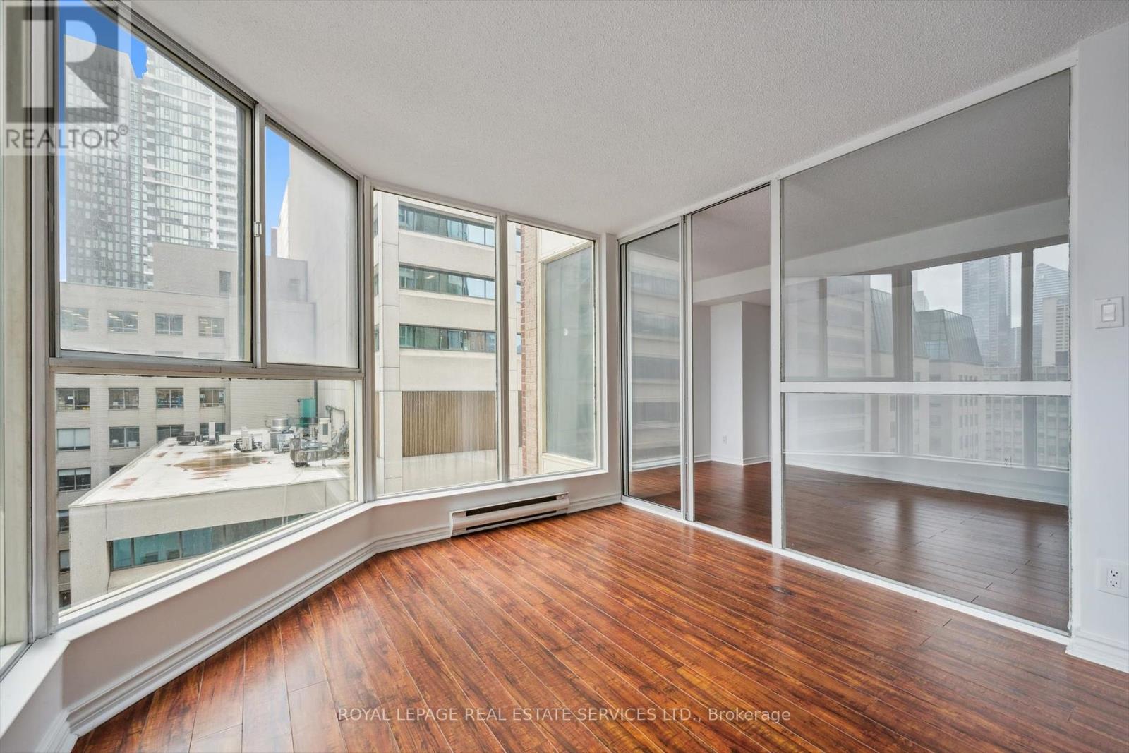 703 - 55 Centre Avenue, Toronto, Ontario  M5G 2H5 - Photo 17 - C12371202