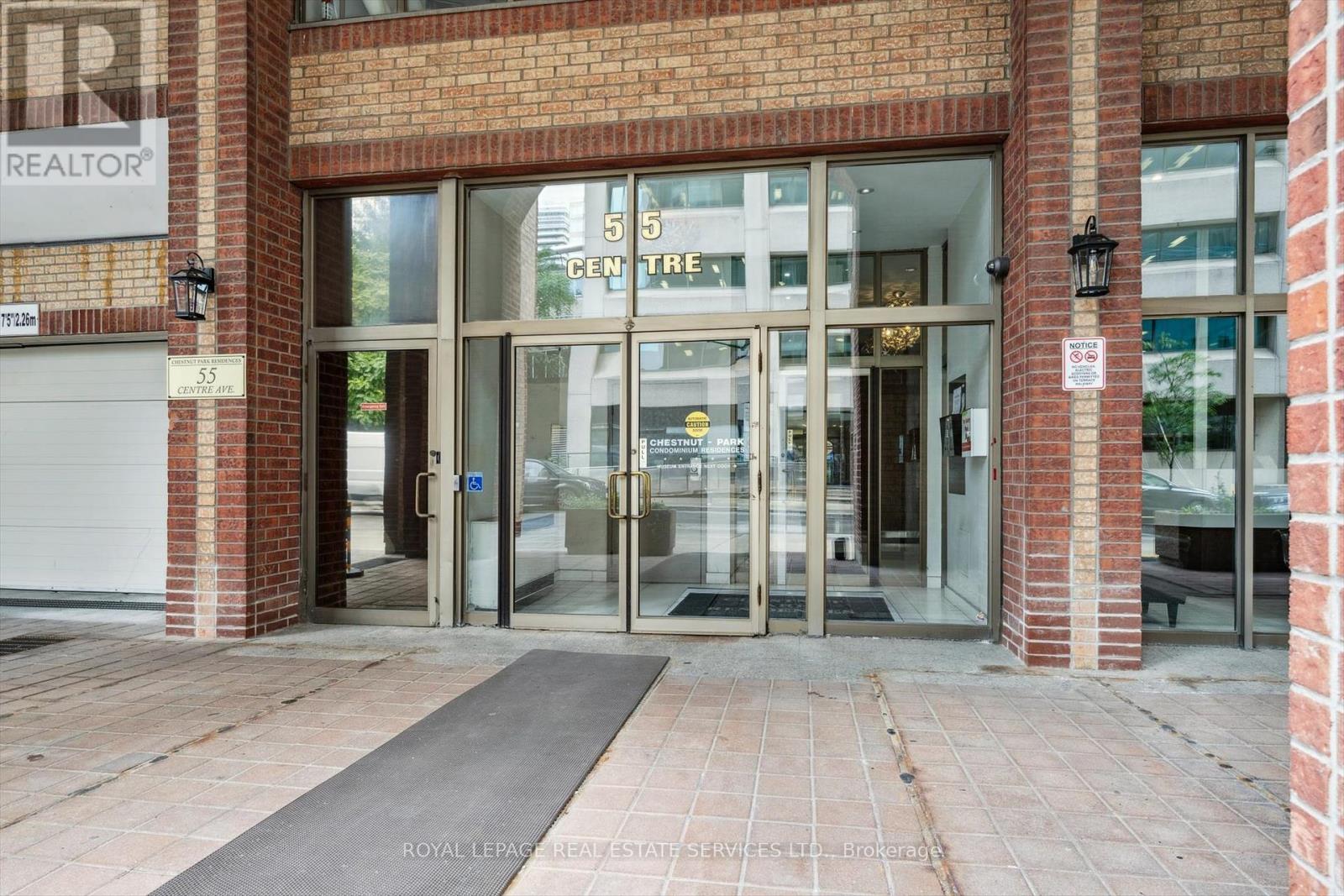 703 - 55 Centre Avenue, Toronto, Ontario  M5G 2H5 - Photo 2 - C12371202