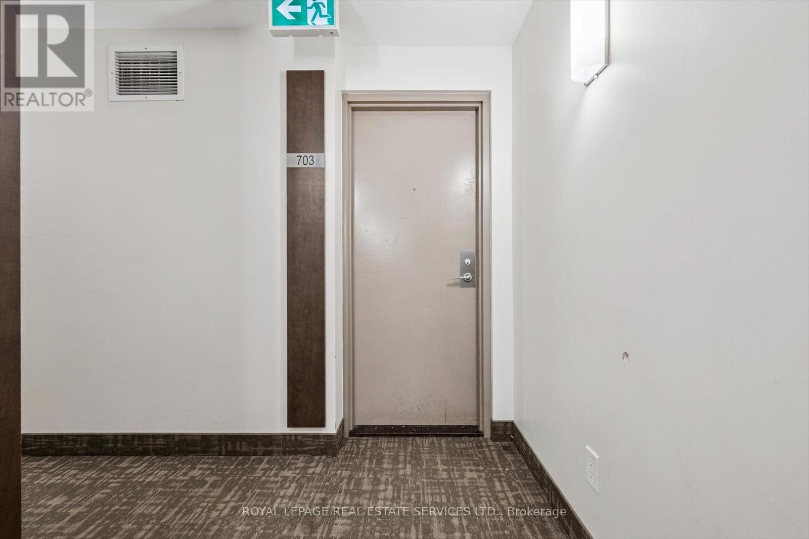 703 - 55 Centre Avenue, Toronto, Ontario  M5G 2H5 - Photo 3 - C12371202