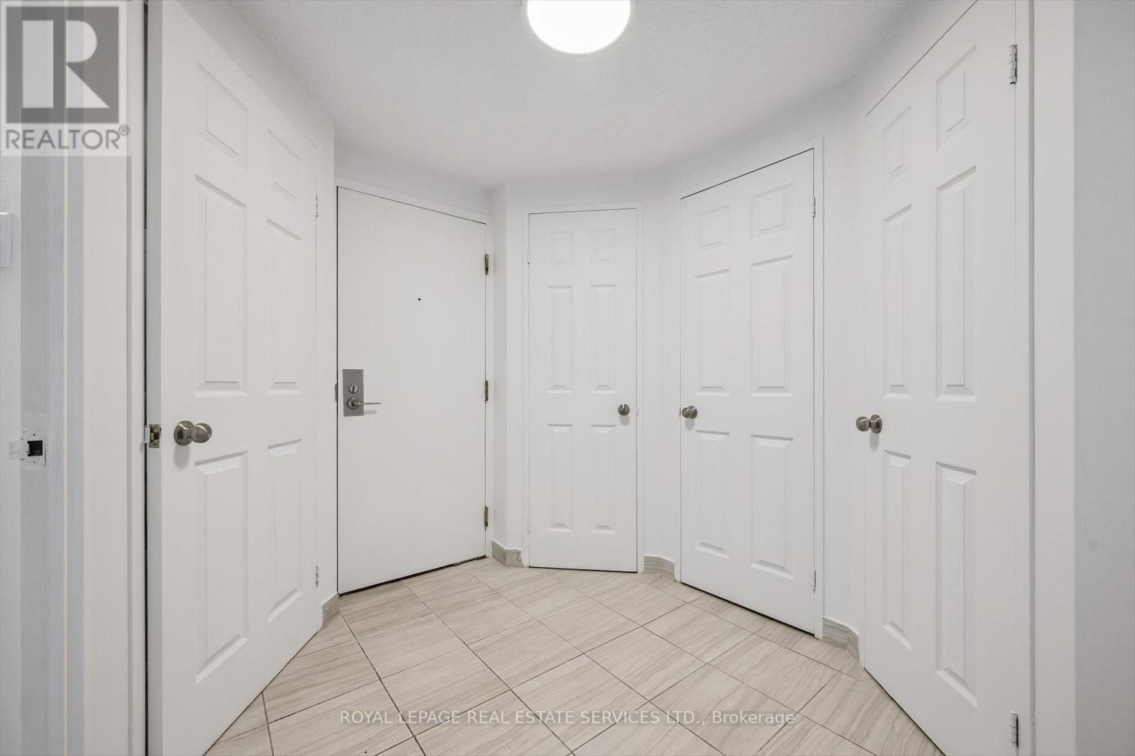 703 - 55 Centre Avenue, Toronto, Ontario  M5G 2H5 - Photo 4 - C12371202