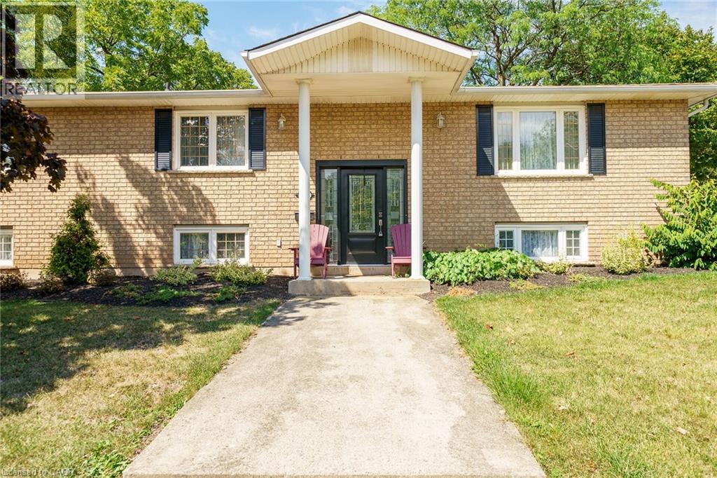 1 RENATA Court, dundas, Ontario