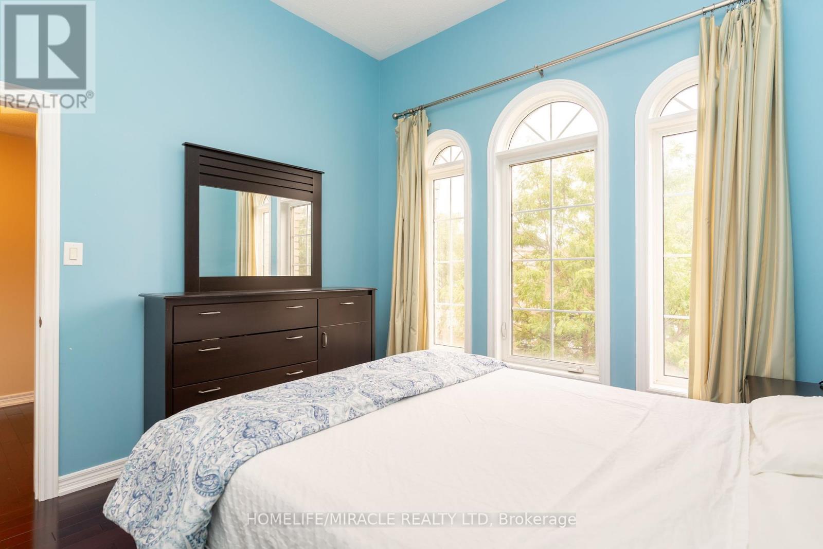 22 Malborough Road, Markham, Ontario  L6B 0E8 - Photo 35 - N12371203