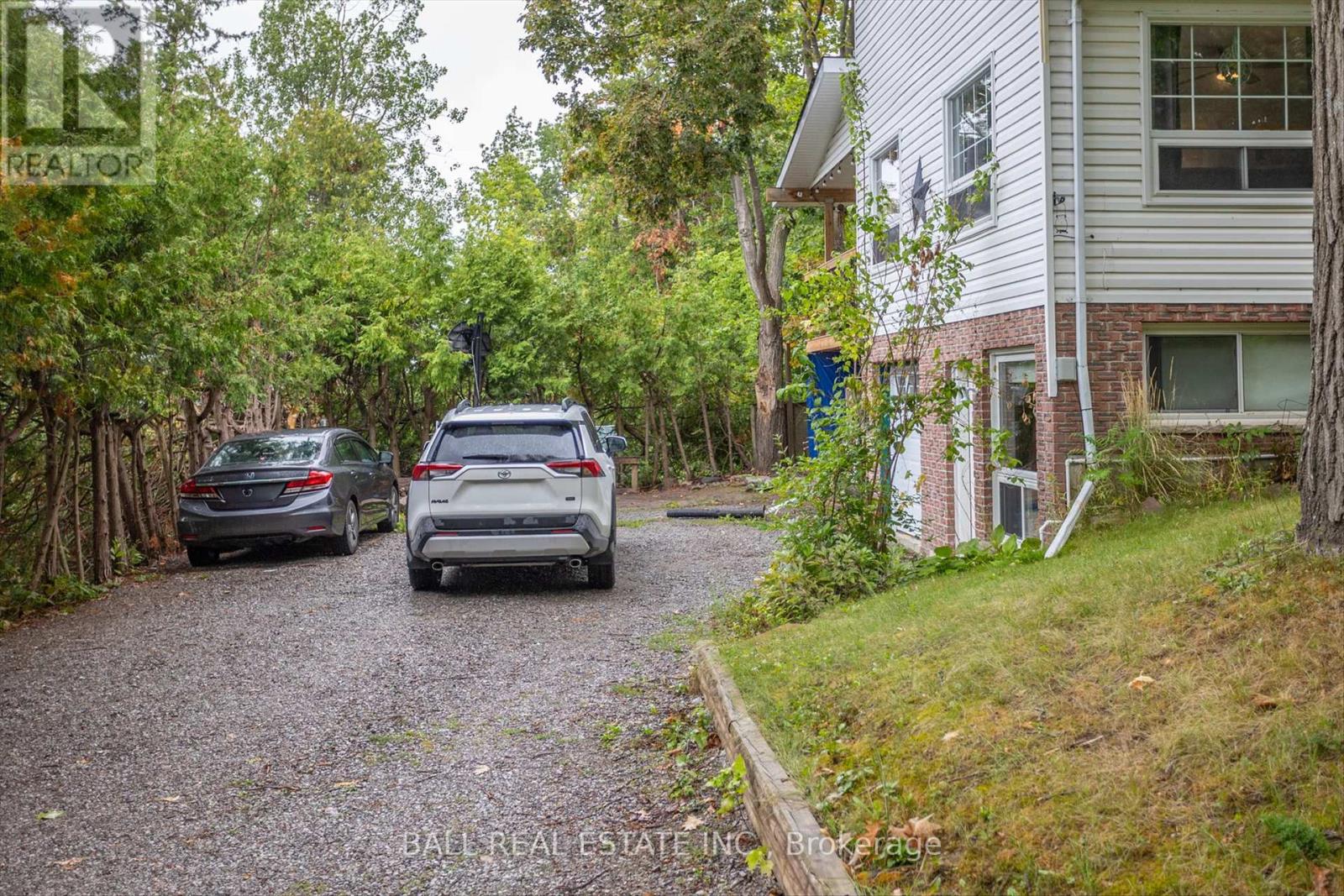32 Cherryhill Street, Kawartha Lakes (Verulam), Ontario  K0M 1L0 - Photo 34 - X12370999
