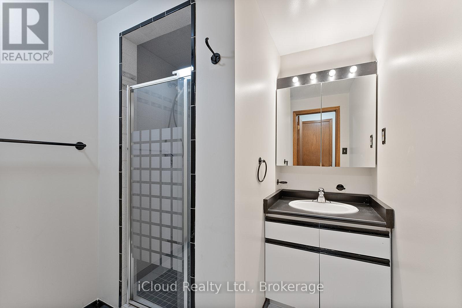 75 Bremen Lane, Mississauga, Ontario  L5M 1G7 - Photo 42 - W12371195