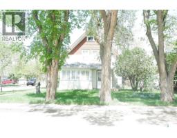 113 2nd Avenue W, Mossbank, Ca
