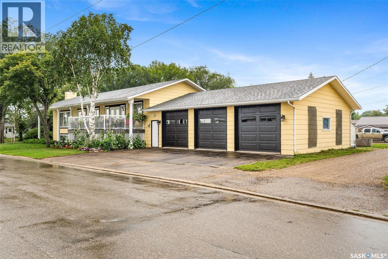 100 Bartlett Avenue, Kinistino, Saskatchewan  S0J 0H1 - Photo 2 - SK017034