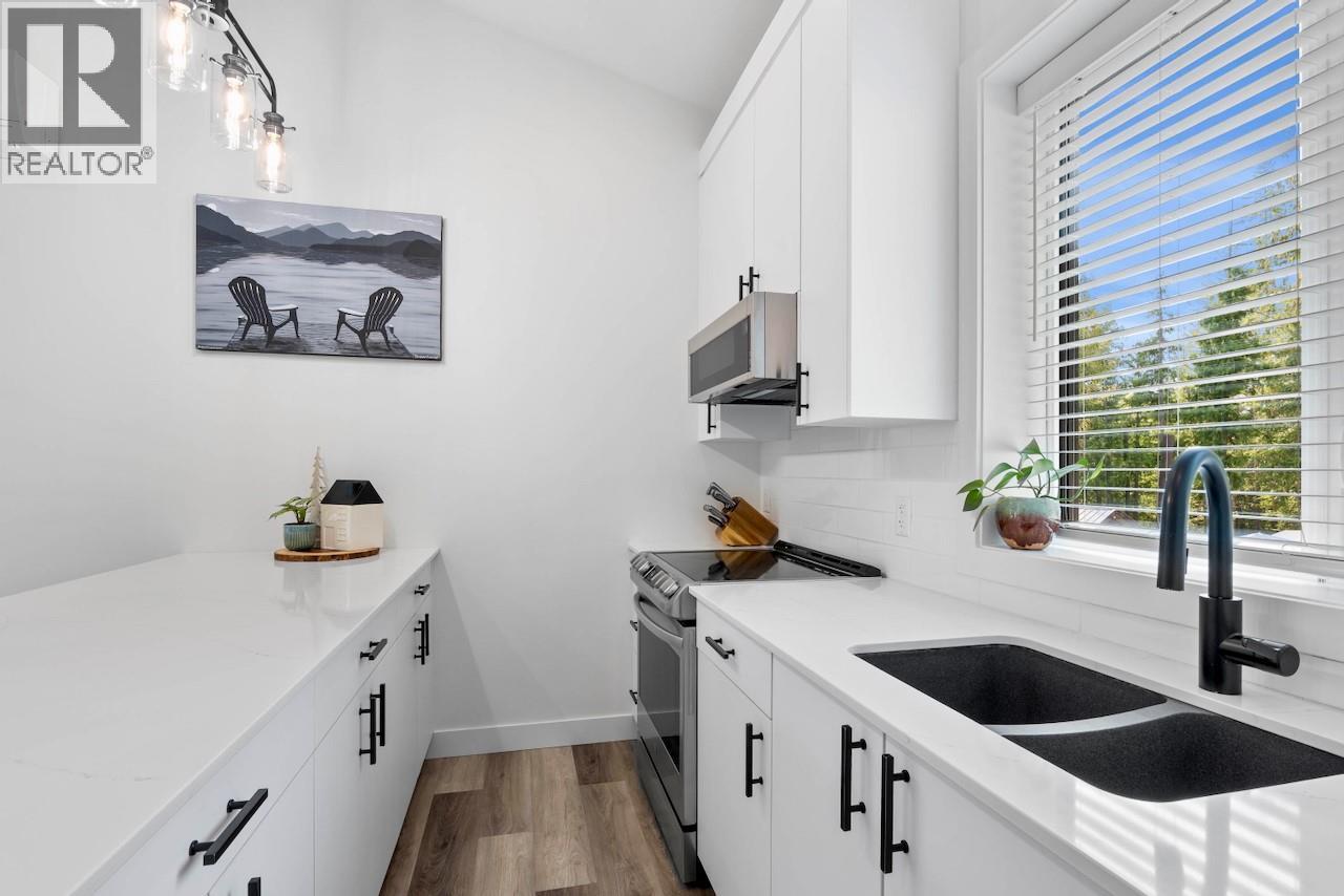 2731 Fairview Road, Anglemont, British Columbia V0E 1M8 - Photo 12 - 10360837