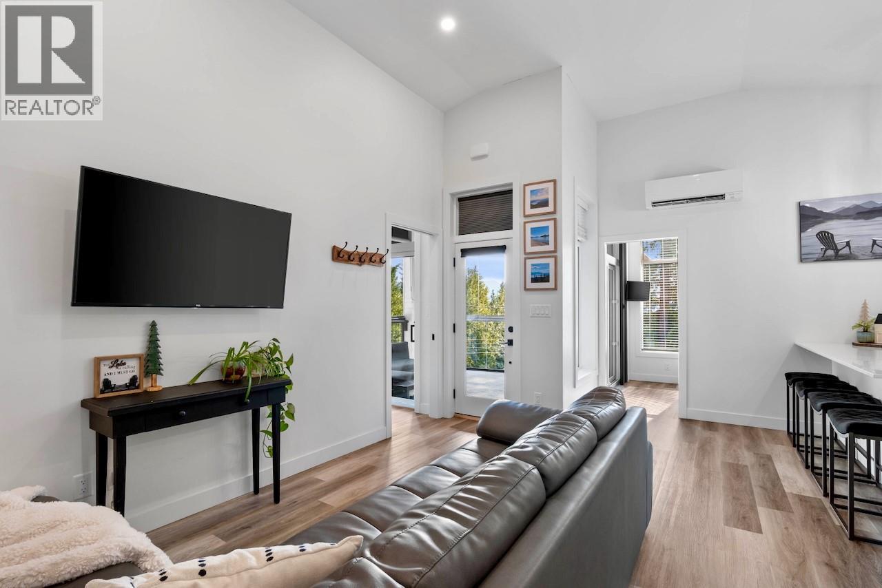 2731 Fairview Road, Anglemont, British Columbia V0E 1M8 - Photo 13 - 10360837