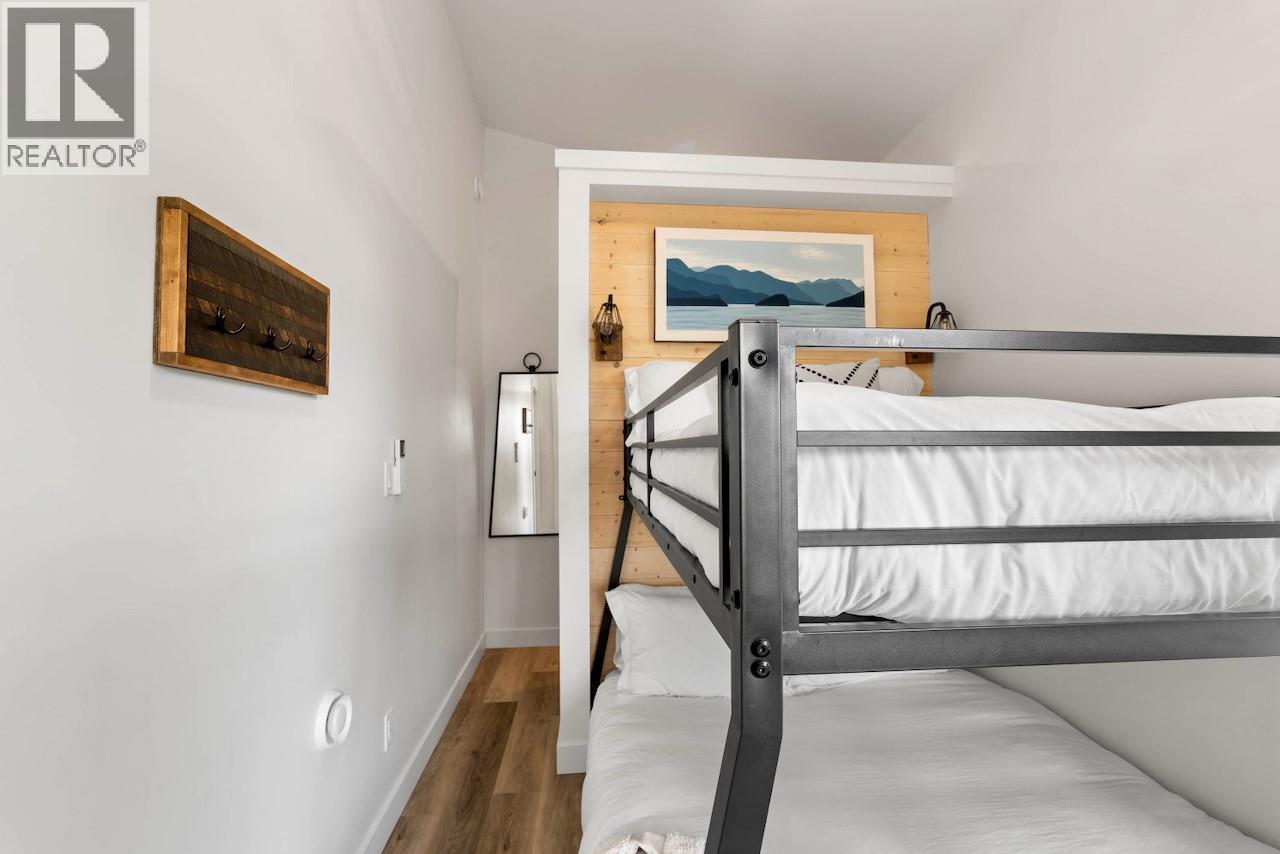 2731 Fairview Road, Anglemont, British Columbia V0E 1M8 - Photo 18 - 10360837