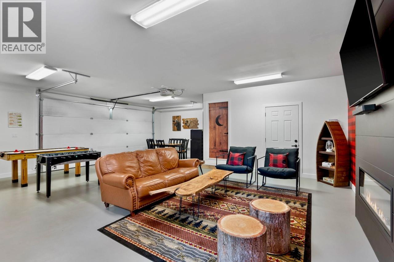 2731 Fairview Road, Anglemont, British Columbia V0E 1M8 - Photo 20 - 10360837