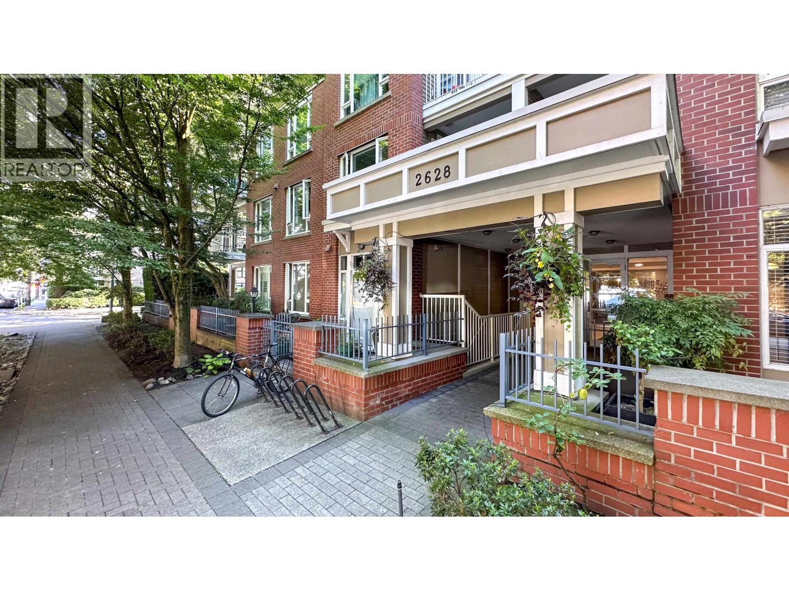 204 2628 Yew Street, Vancouver, British Columbia  V6K 4T4 - Photo 2 - R3041500