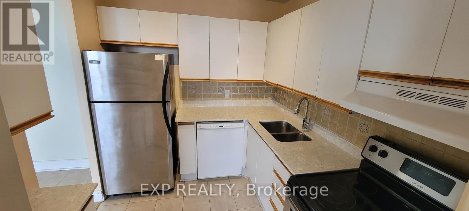 1214 - 2000 Jasmine Crescent, Ottawa, Ontario  K1J 8K4 - Photo 2 - X12371263