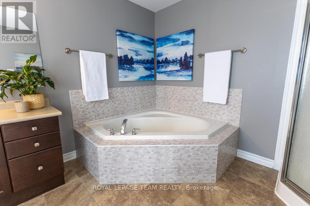 29 Carter Crescent, Arnprior, Ontario  K7S 0C4 - Photo 18 - X12371273