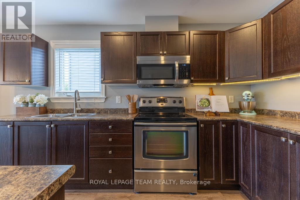 29 Carter Crescent, Arnprior, Ontario  K7S 0C4 - Photo 6 - X12371273