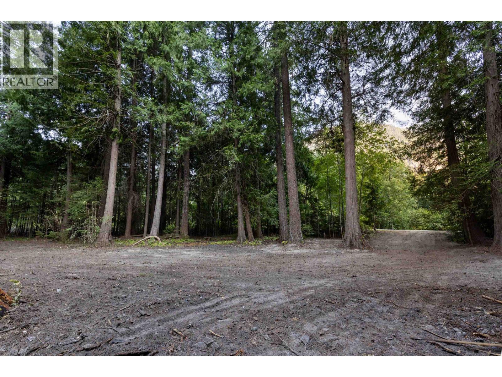 8896 Pemberton Portage Road, Pemberton, British Columbia  V0N 2L0 - Photo 10 - R3041644