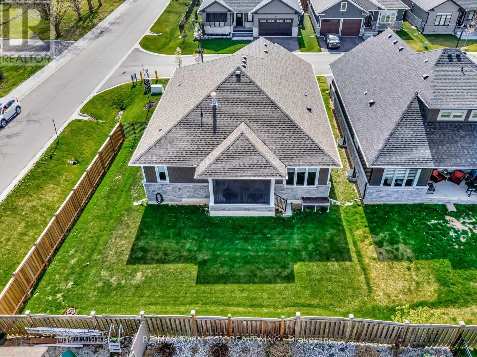 12 - 68 Cedar Street, Brant, Ontario  N3L 0H7 - Photo 46 - X12261426