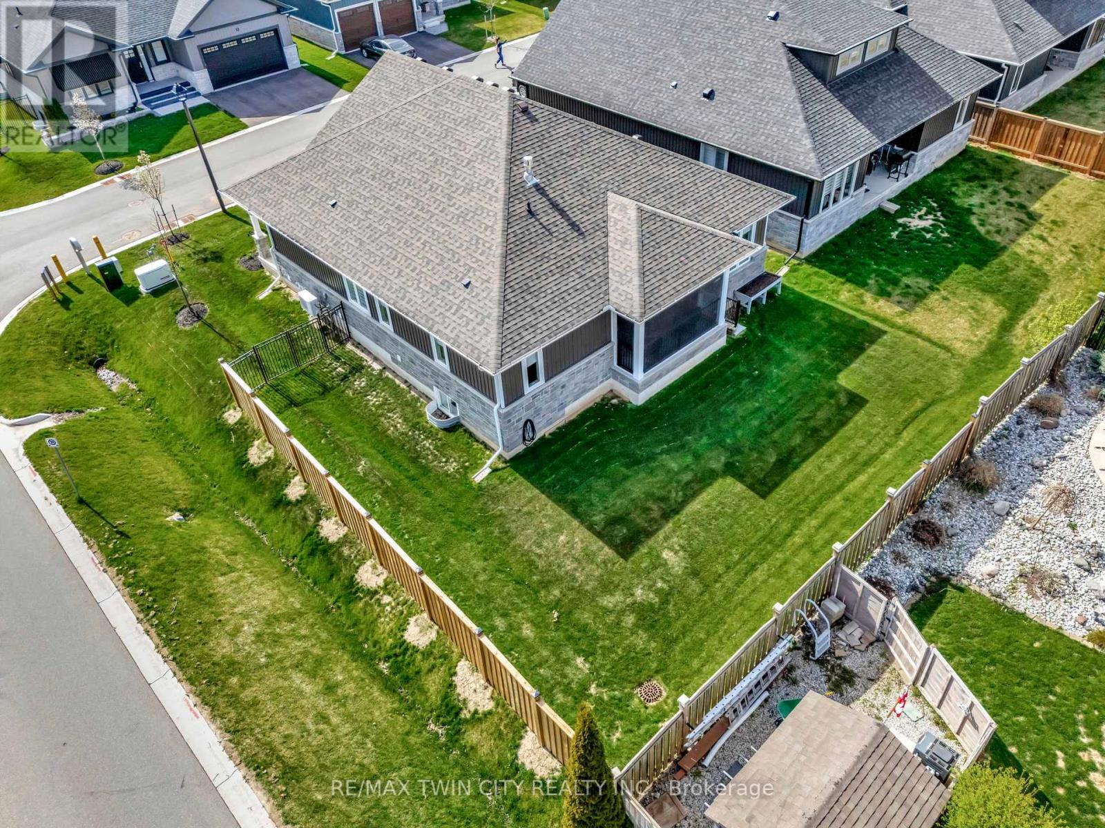 12 - 68 Cedar Street, Brant, Ontario  N3L 0H7 - Photo 45 - X12261426