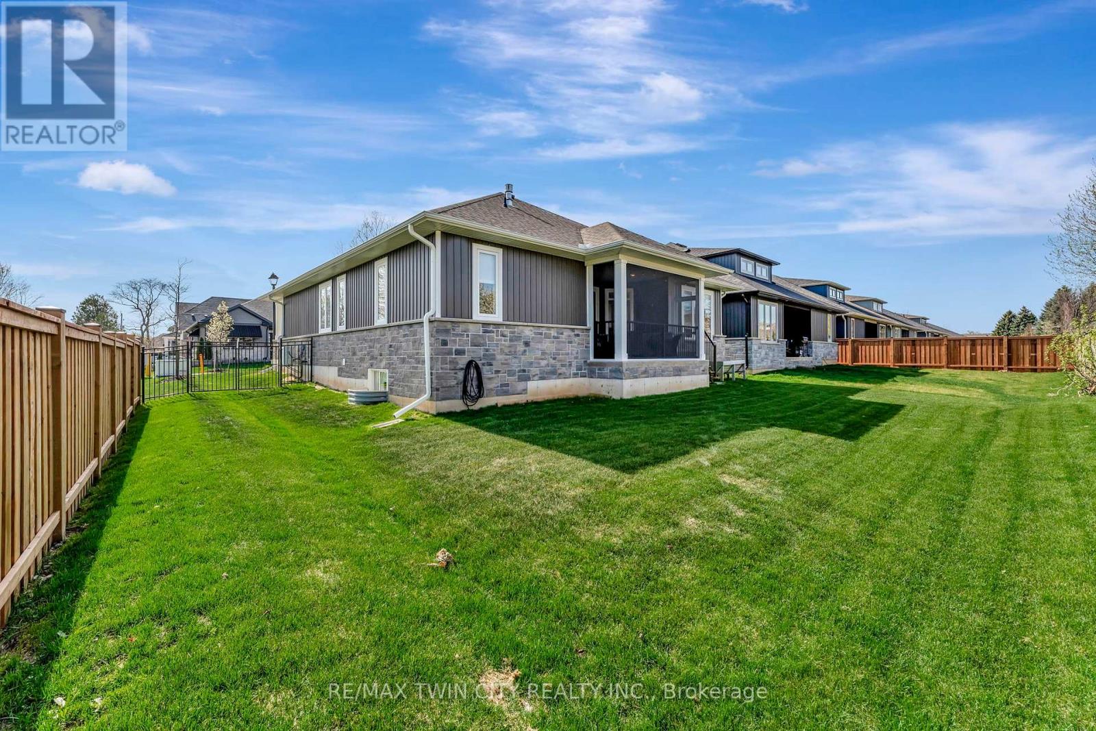 12 - 68 Cedar Street, Brant, Ontario  N3L 0H7 - Photo 39 - X12261426