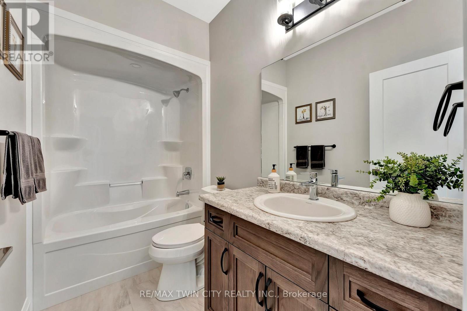 12 - 68 Cedar Street, Brant, Ontario  N3L 0H7 - Photo 27 - X12261426