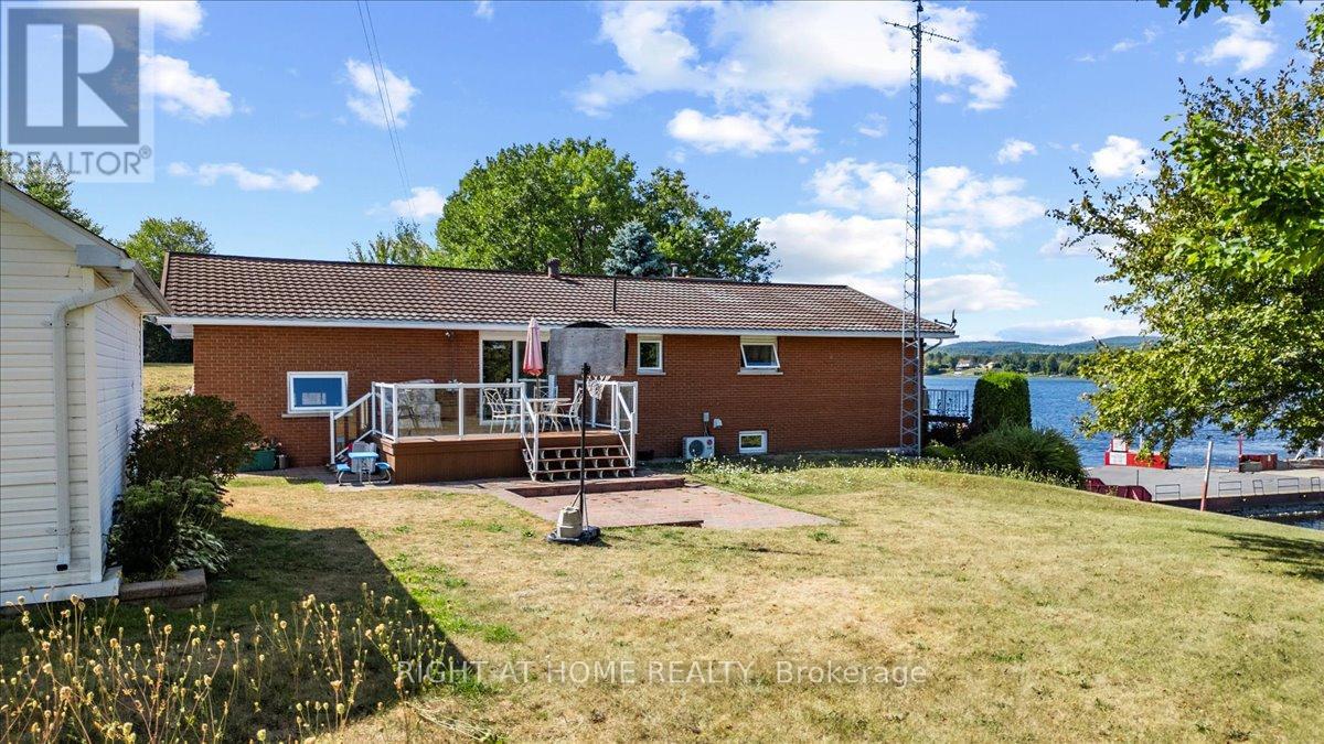 1835 Ch. Du Traversier Street N, Alfred And Plantagenet, Ontario  K0B 1J0 - Photo 3 - X12371301
