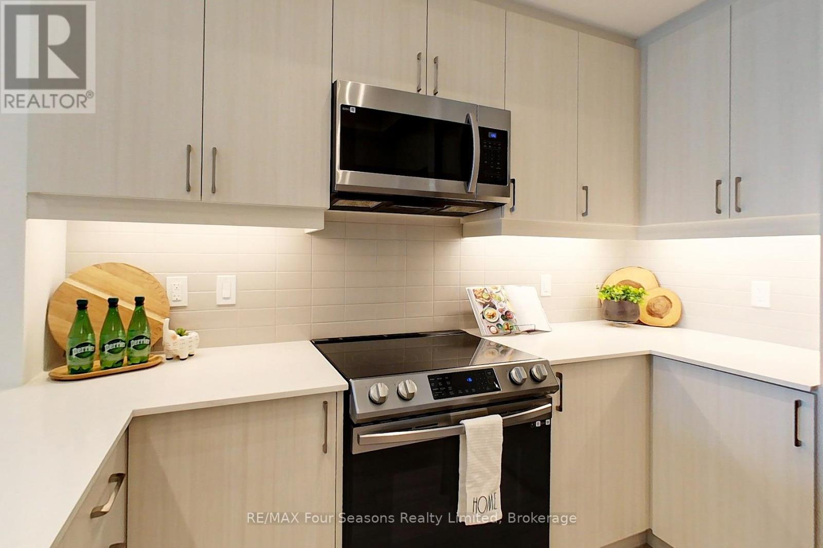 402 - 1 Hume Street, Collingwood, Ontario L9Y 0X3 - Photo 16 - S12371300