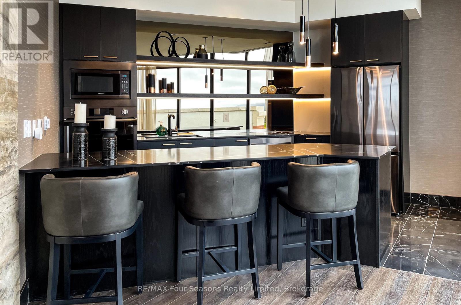 402 - 1 Hume Street, Collingwood, Ontario L9Y 0X3 - Photo 34 - S12371300