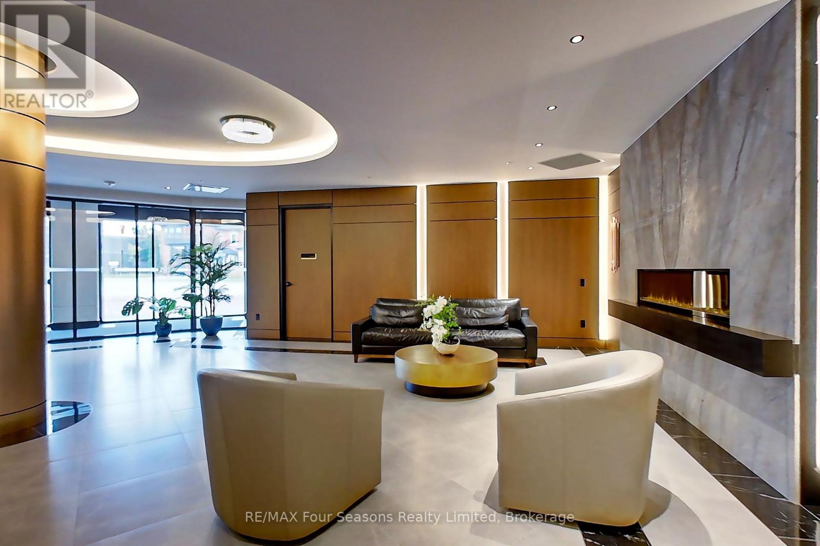 402 - 1 Hume Street, Collingwood, Ontario L9Y 0X3 - Photo 4 - S12371300