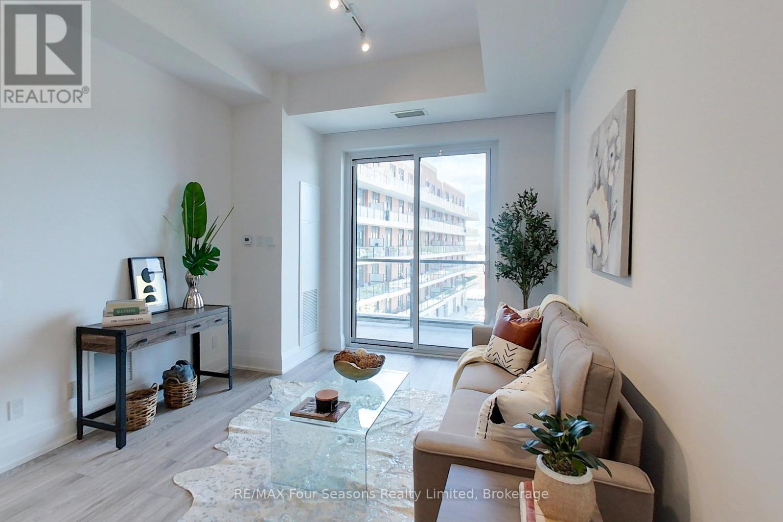 402 - 1 Hume Street, Collingwood, Ontario L9Y 0X3 - Photo 8 - S12371300