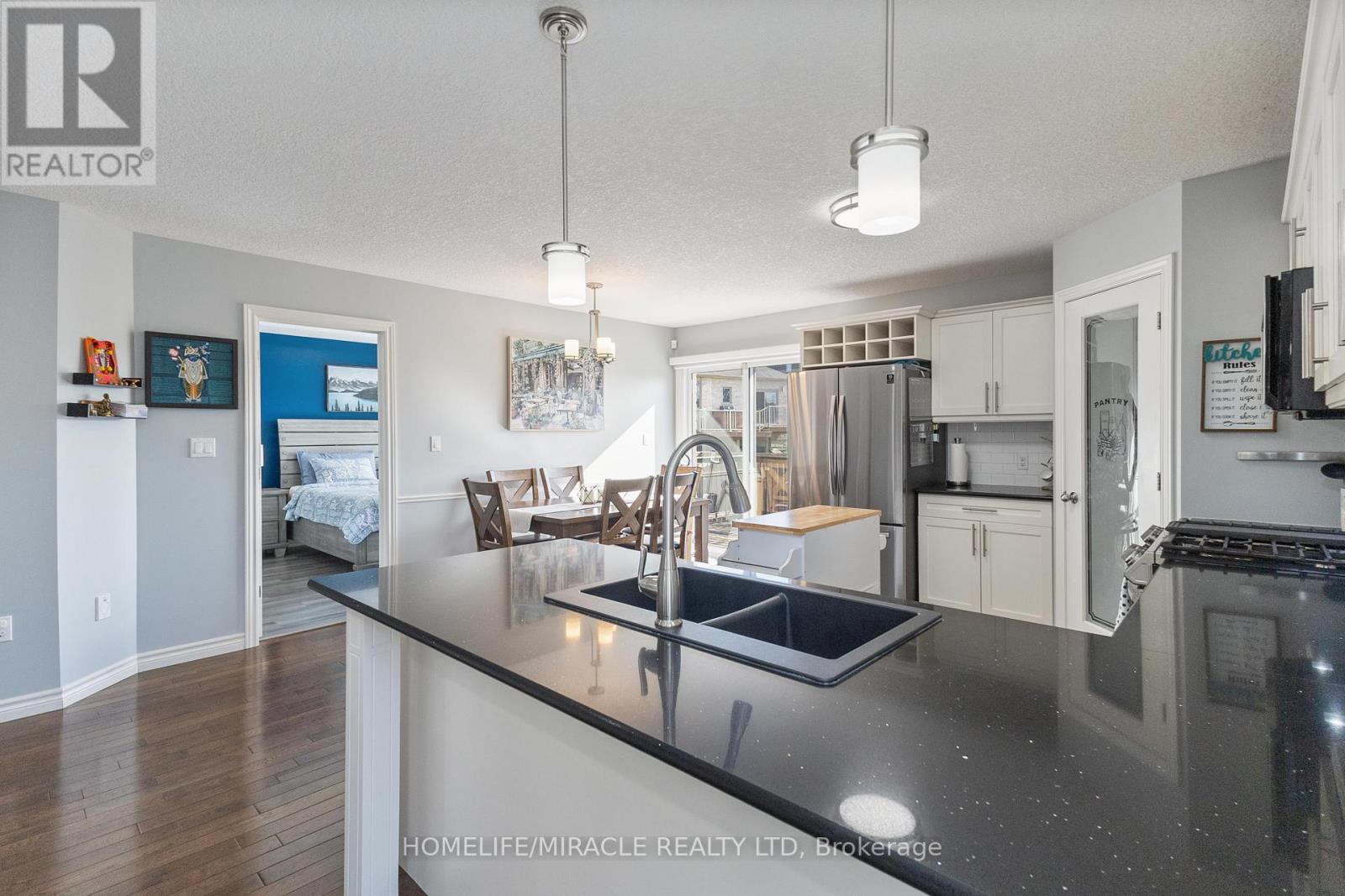 2 - 70 Tanoak Drive, London North, Ontario  N6G 5R3 - Photo 8 - X12371318