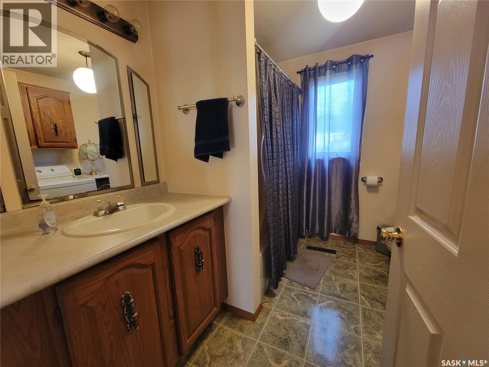 303 2nd Street, Denzil, Saskatchewan  S0L 2C0 - Photo 14 - SK003178