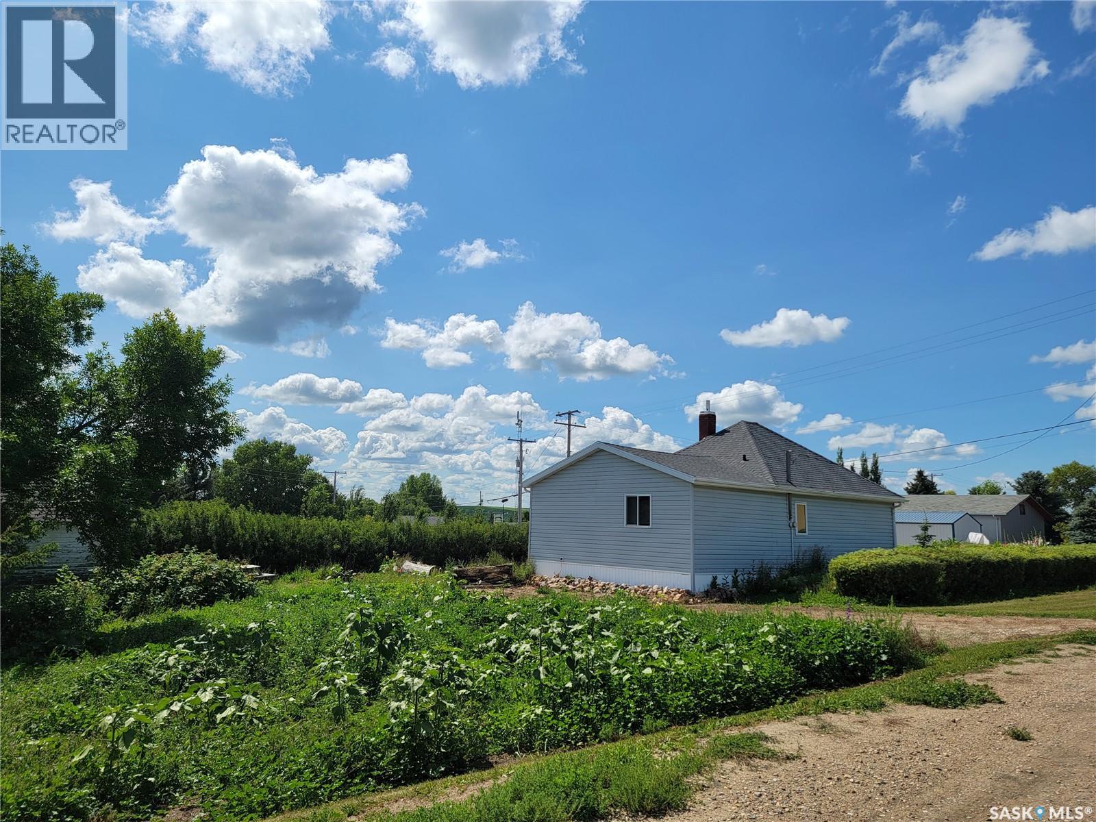 303 2nd Street, Denzil, Saskatchewan  S0L 2C0 - Photo 1 - SK003178