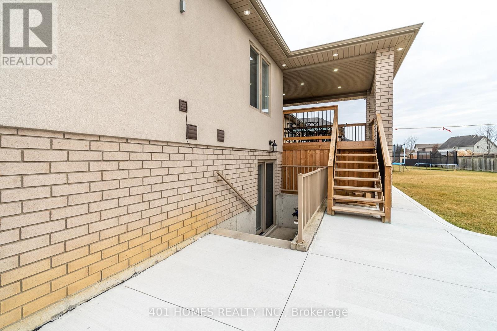 44 Peachtree Lane, Chatham-Kent, Ontario  N7L 0B3 - Photo 37 - X12371341