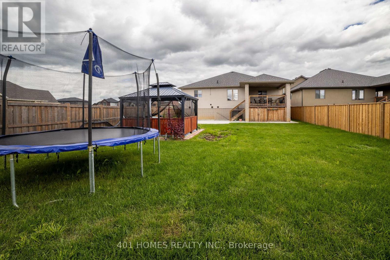 44 Peachtree Lane, Chatham-Kent, Ontario  N7L 0B3 - Photo 38 - X12371341