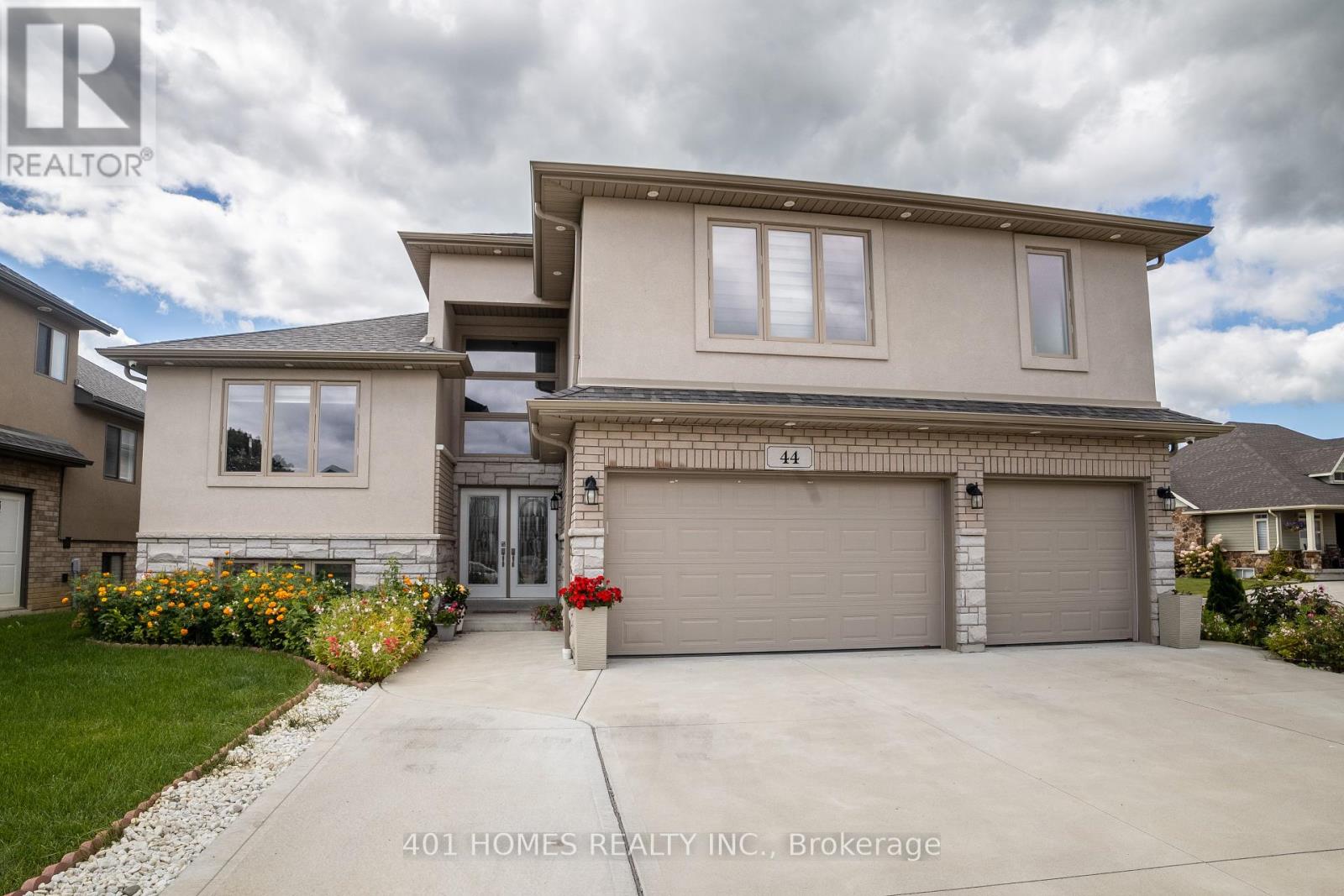 44 Peachtree Lane, Chatham-Kent, Ontario  N7L 0B3 - Photo 4 - X12371341