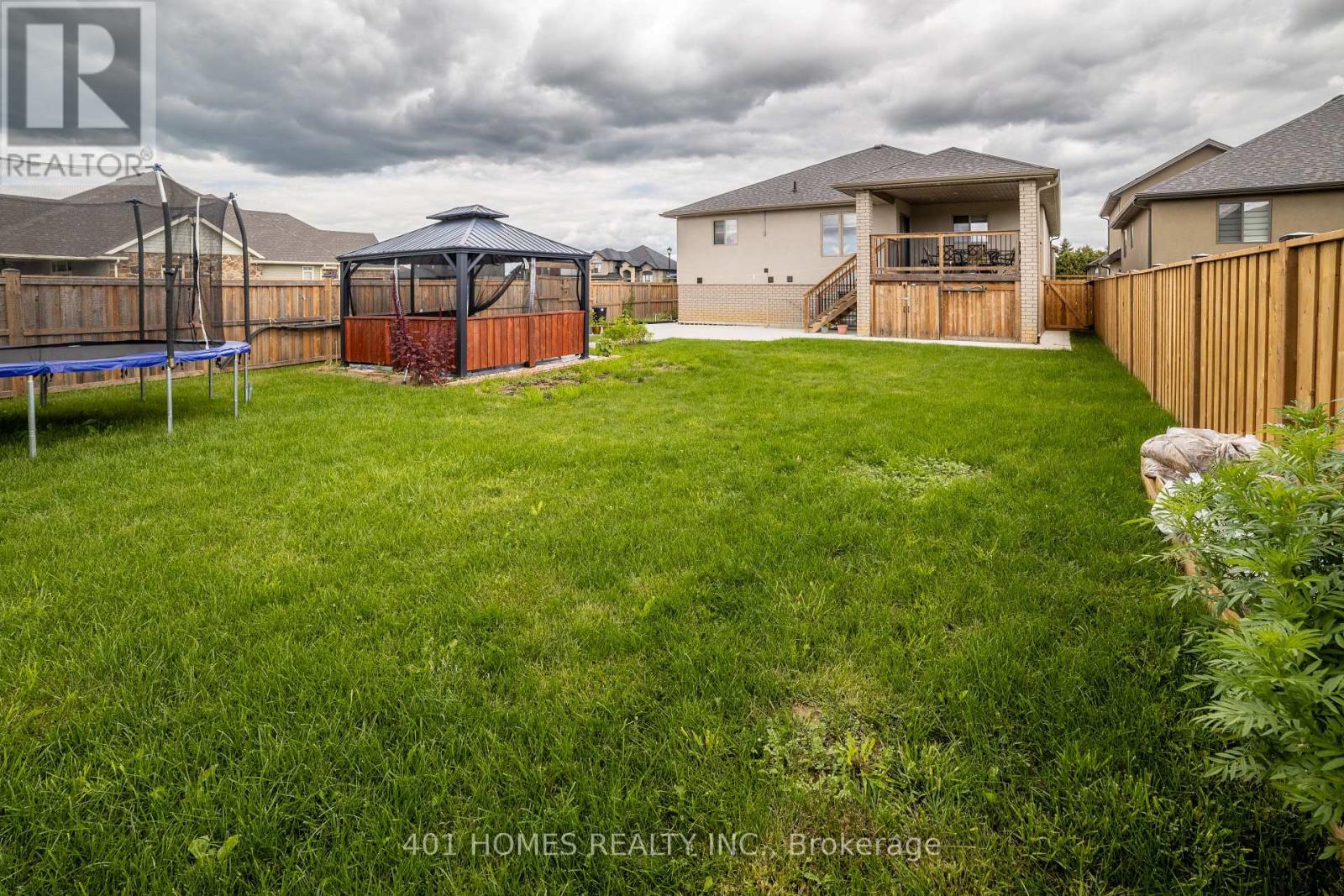 44 Peachtree Lane, Chatham-Kent, Ontario  N7L 0B3 - Photo 40 - X12371341