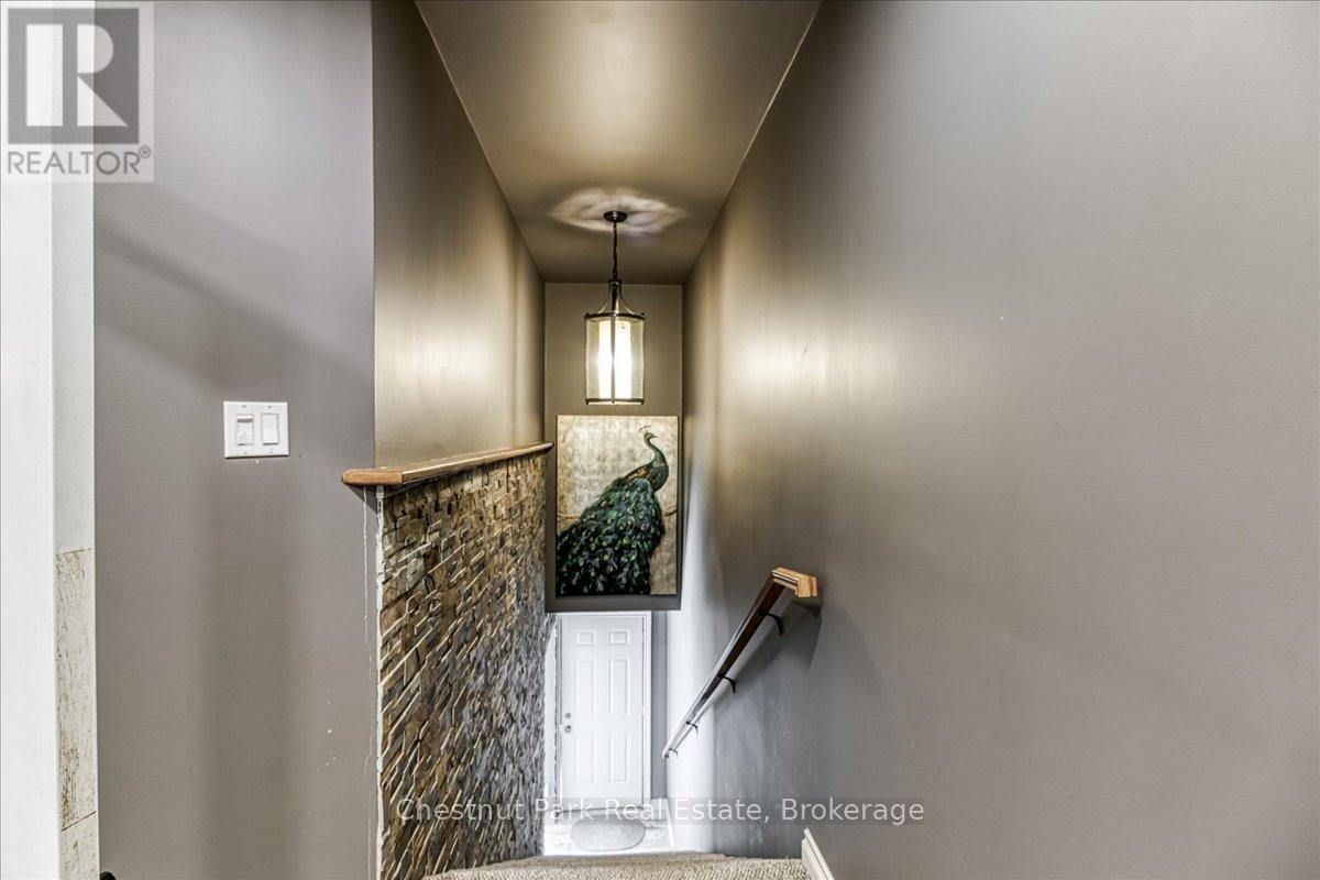 8 George Walk, Elliot Lake, Ontario  P5A 2A4 - Photo 4 - X12371343