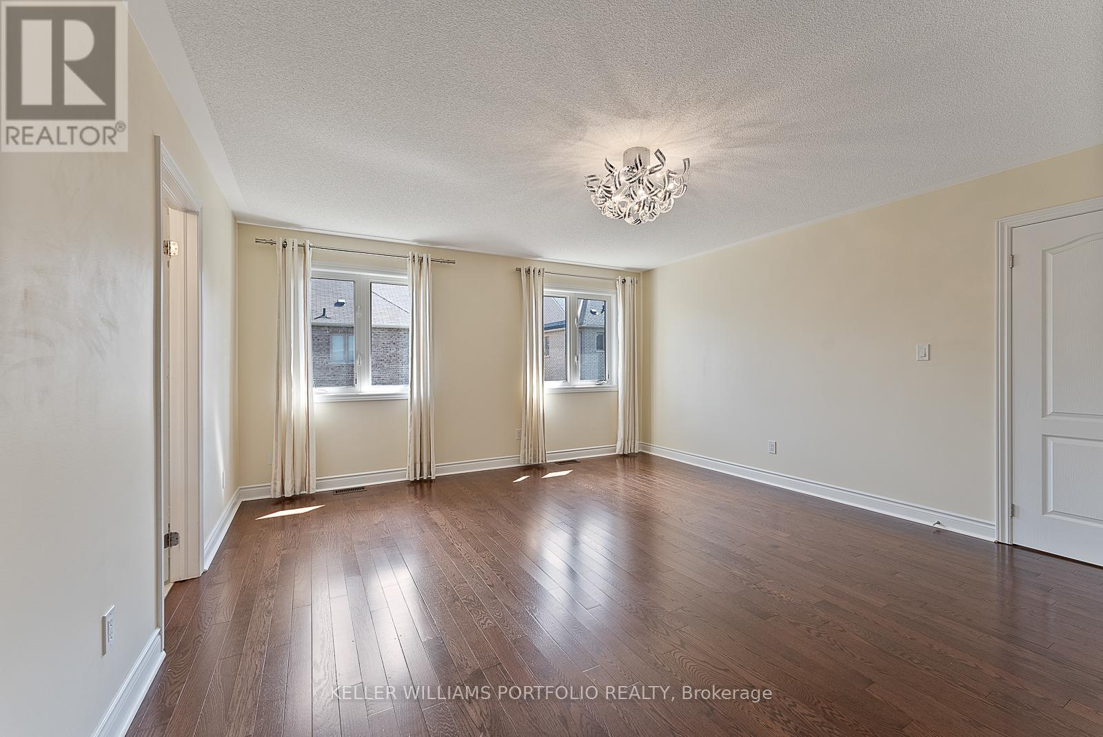 1096 Sherman Brock Circle, Newmarket, Ontario  L3X 0B2 - Photo 24 - N12371344